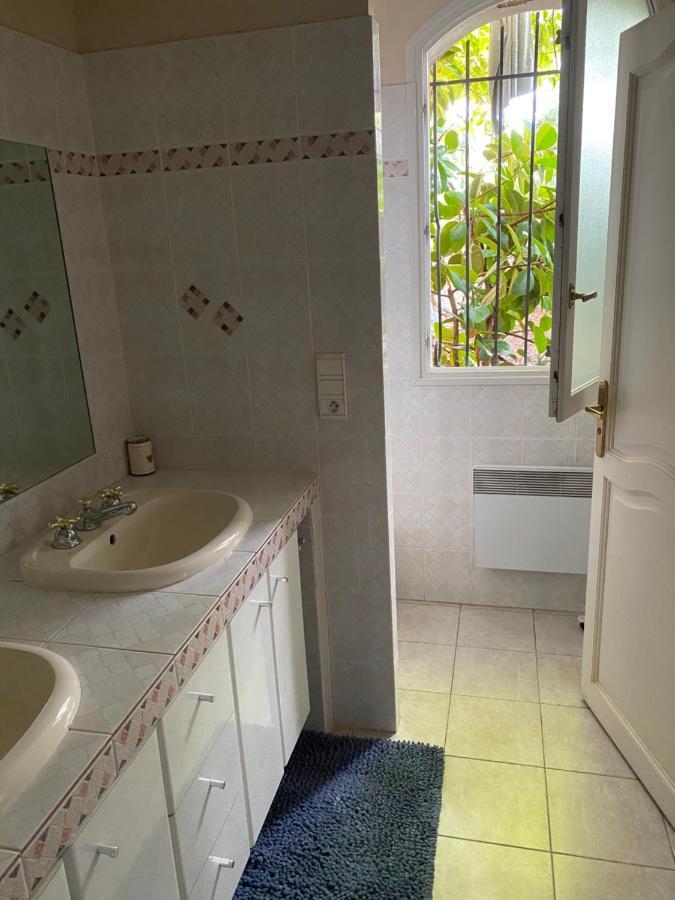 Chambre Spacieuse Independante Dans Villa Plus Parking Privee Ле Кане Екстериор снимка